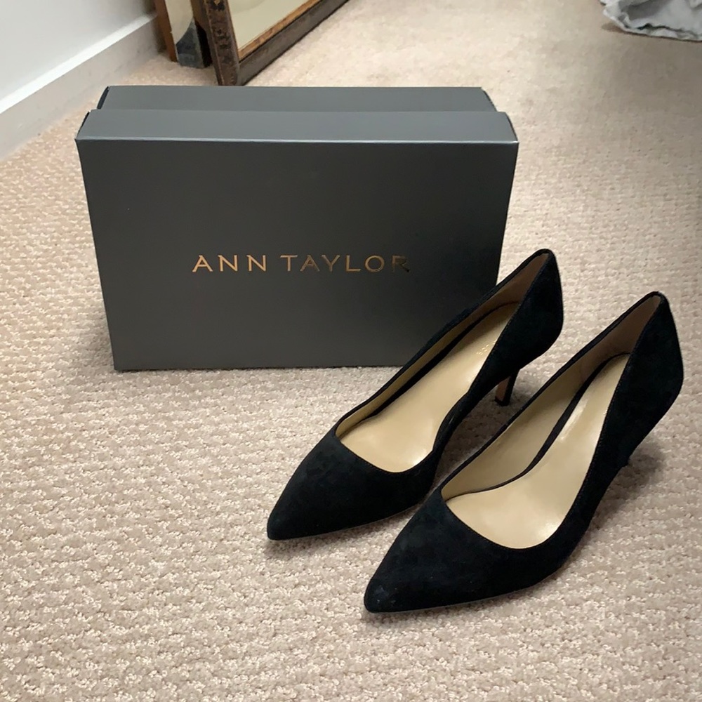 Ann Taylor black heels